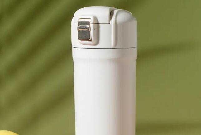 女人如何使用保溫杯進(jìn)行養(yǎng)生